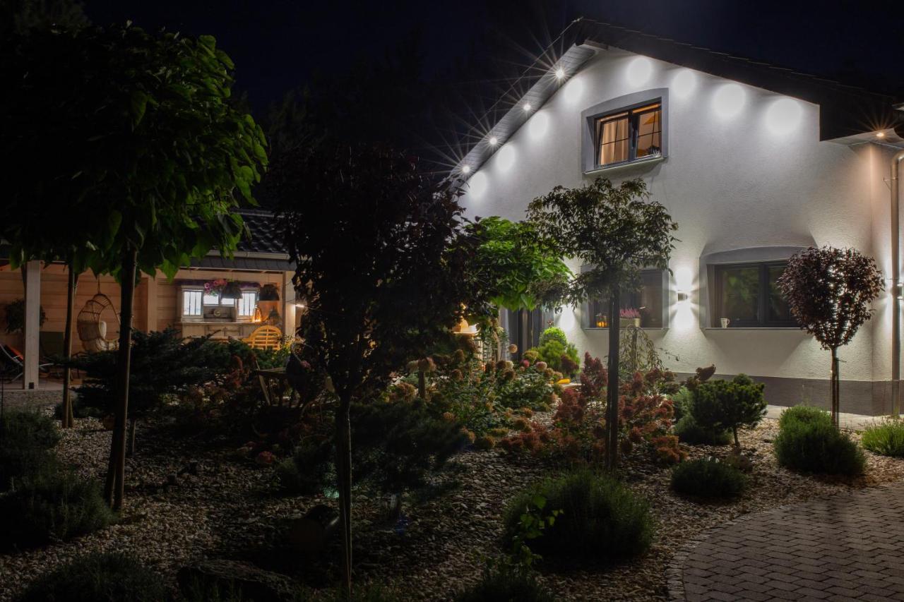 Hortus Apartament Z Klimatyzacja ブンツラウ エクステリア 写真